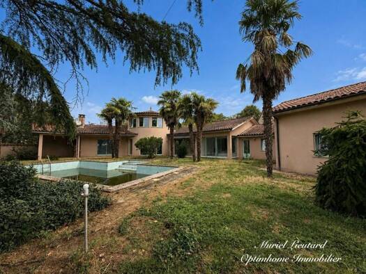 Maison de plain-pied à vendre 337 000 € 6 pièces 4 chambres 190 m² 2 000 m² de terrain Capdenac 46100