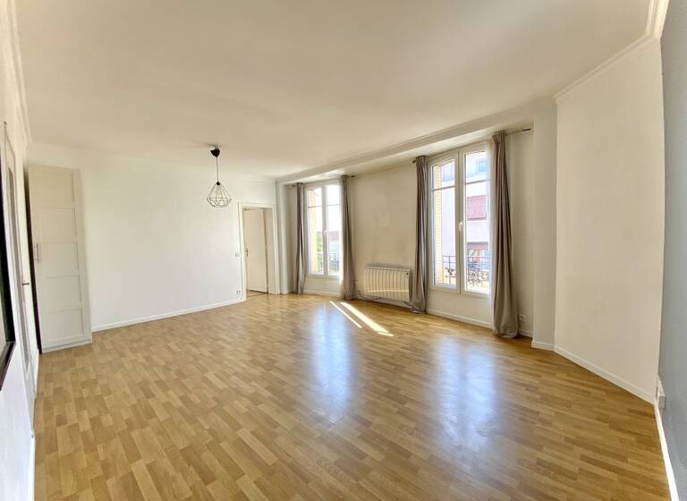 Appartement à vendre 260 000 € 2 pièces 1<br/>chambre 57 m²<br/>superficie 1/4<br/>étage Colombes 92700