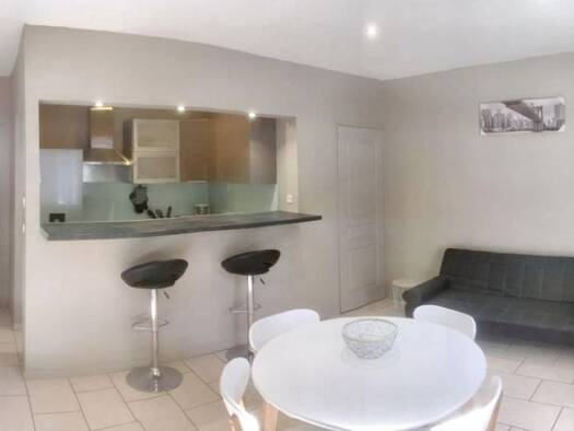 Maison à louer 1 150 € 3 pièces 2 chambres 52 m² Saint Antoine Grasse 06130