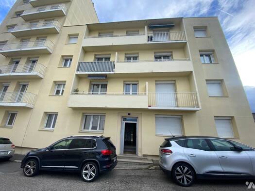 Appartement à vendre 55 000 € 3 pièces 2 chambres 53,5 m² RDC/4 Le Chambon-Feugerolles 42500
