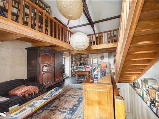 Maison à vendre 198 000 € 4 pièces 3 chambres 199 m² 4 273 m² de terrain St Santin de Maurs 15600