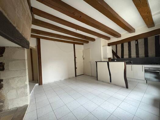 Appartement à louer 560 € 2 pièces 1 chambre 31 m² Étage 1/2 Tours 37000
