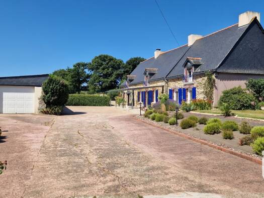 Maison de plain-pied à vendre 239 000 € 5 pièces 2 chambres 120 m² 15 160 m² de terrain Bréhan 56580
