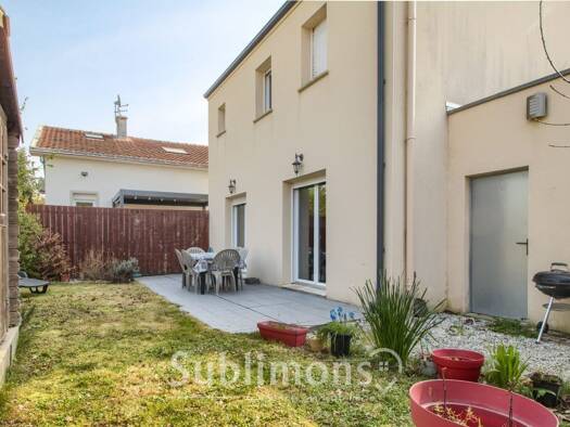 Maison à vendre 299 900 € 5 pièces 4 chambres 102 m² 214 m² de terrain Thouaré-sur-Loire 44470