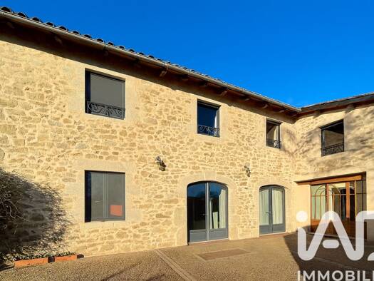Maison à vendre 379 000 € 9 pièces 6 chambres 262 m² 4 637 m² de terrain Lauresses 46210
