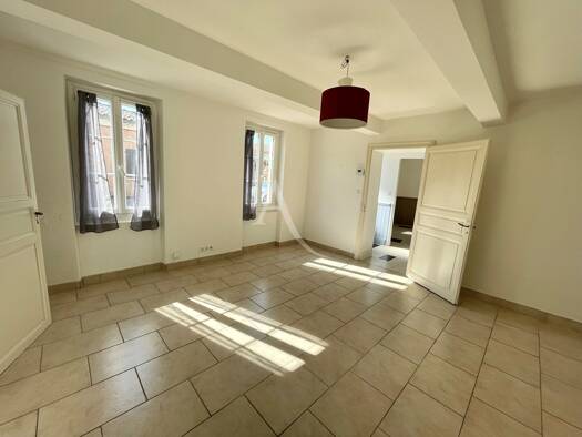 Maison de plain-pied à louer 1 250 € 5 pièces 4 chambres 128 m² 190 m² de terrain Casse Martin L'Isle-Jourdain 32600