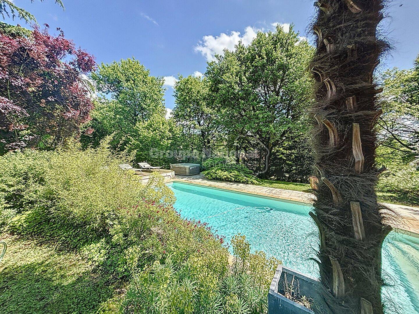 Maison à vendre, 237m², MONTMERLE SUR SAONE