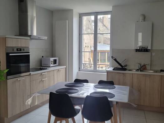Appartement à louer 850 € 3 pièces 2 chambres 60 m² Étage 1/1 Dole 39100