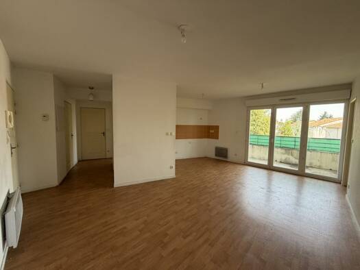 Appartement à louer 677 € 3 pièces 1 chambre 55,9 m² Étage 1/2 Poitiers 86000