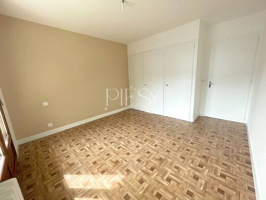 Appartement à louer 1 795 € 4 pièces 3 chambres 78 m² Étage 1/2 Valleiry 74520