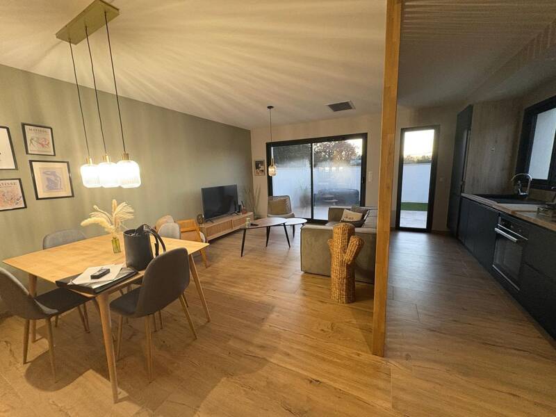 Maison à louer, 65m², EYGUIERES