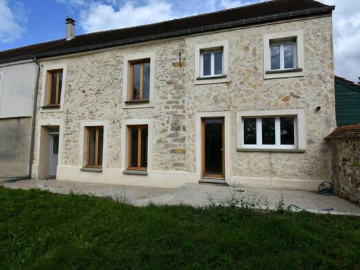 Maison à vendre 349 000 € 4 pièces 3 chambres 133 m² 399 m² de terrain Machault 77133