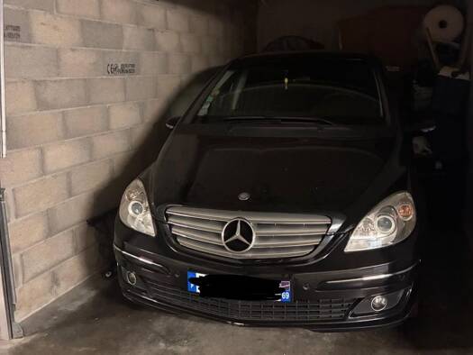 Parking à vendre 18 000 € 12 m² La Pagère-Bron Église-Le Terraillon-Saint Jean Bron 69500