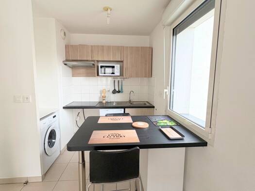 Appartement à louer 745 € 2 pièces 1 chambre 38,5 m² Étage 4/7 Croix-daurade Toulouse 31200