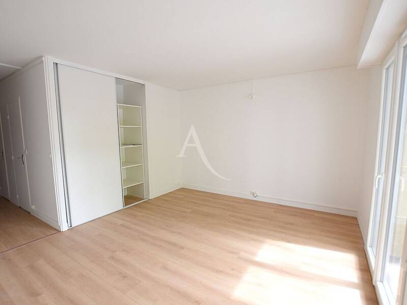 Maison à louer, 26m², COURBEVOIE