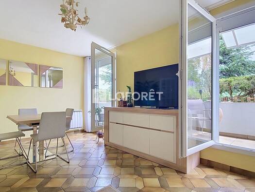 Appartement à vendre 180 000 € 3 pièces 2 chambres 59,69 m² Étage 2/2 Dlm. Ouest Villiers-le-Bel 95400