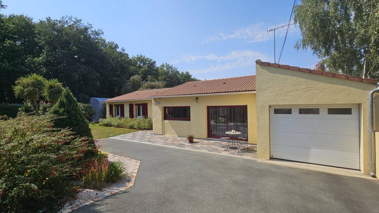 Maison à vendre, 118m², SAINT JULIEN DES LANDES