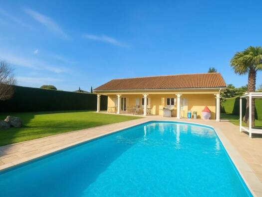 Maison à louer 2 800 € 5 pièces 4 chambres 177 m² Mions 69780