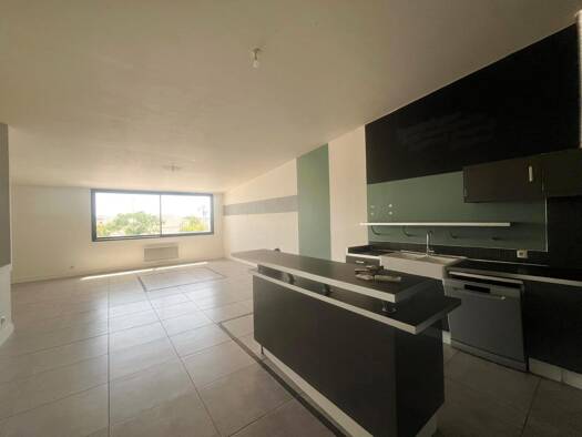 Immeuble à vendre 365 000 € 100 m² Aigues-Mortes 30220