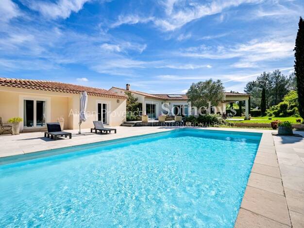 Villa à vendre - Neuf 1 590 000 € 6 pièces 5 chambres 245 m² 4 001 m² de terrain Hameau Simiane Collongue 13109