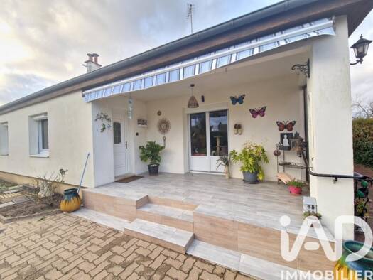 Maison de plain-pied à vendre 169 999 € 4 pièces 2 chambres 96 m² 1 915 m² de terrain Saint-Père-sur-Loire 45600