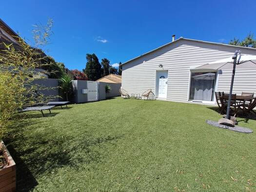 Maison de plain-pied à vendre 425 000 € 4 pièces 3 chambres 83 m² 401 m² de terrain Peripherie Marseillan 34340