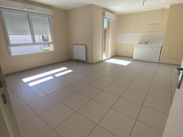 Appartement à louer 745 € 3 pièces 2 chambres 64 m² 1er étage Bourg-en-Bresse 01000
