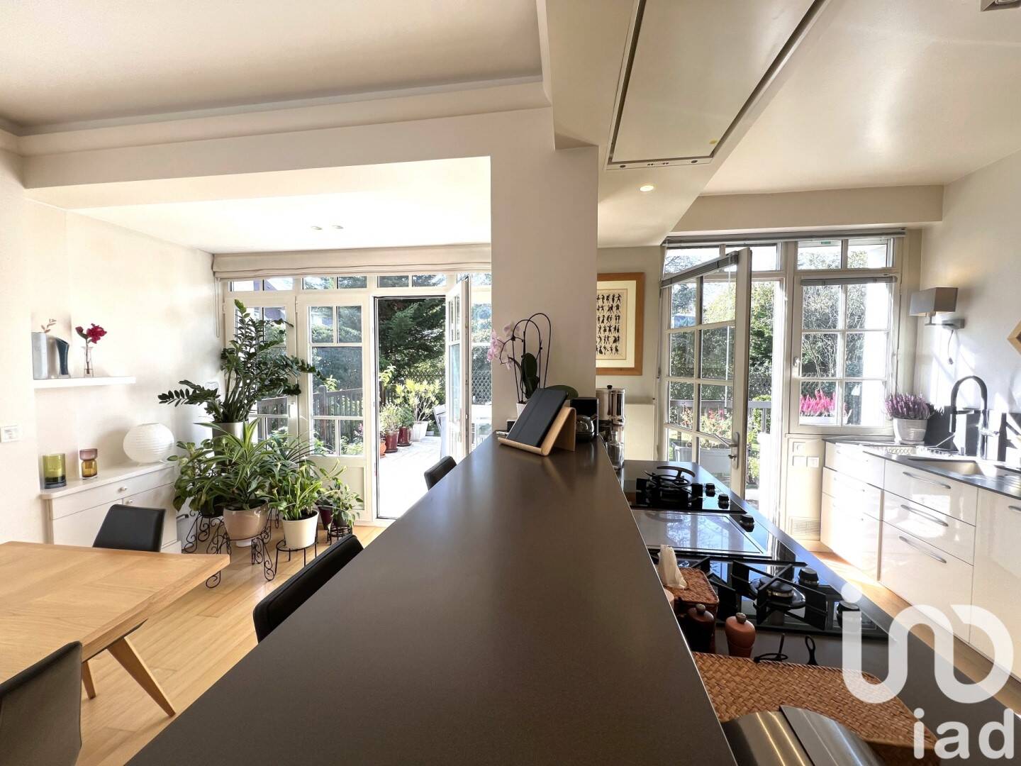 Maison à vendre, 263m², MARNES LA COQUETTE