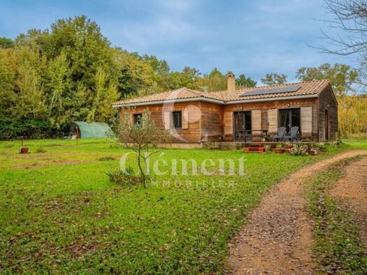 Maison de plain-pied à vendre 289 000 € 2 pièces 4 chambres 108 m² 2 470 m² de terrain Piolenc 84420