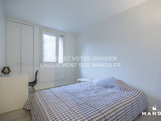 Studio à louer 450 € 5 pièces 4 chambres 2ème étage Pyramides Sud Évry-Courcouronnes 91000