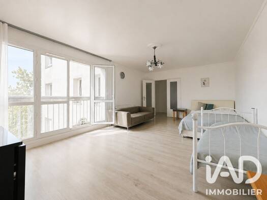 Appartement à vendre 220 000 € 3 pièces 2 chambres 72,45 m² Étage 4/7 Pvé Neuf-Mont d'Est Noisy-le-Grand 93160