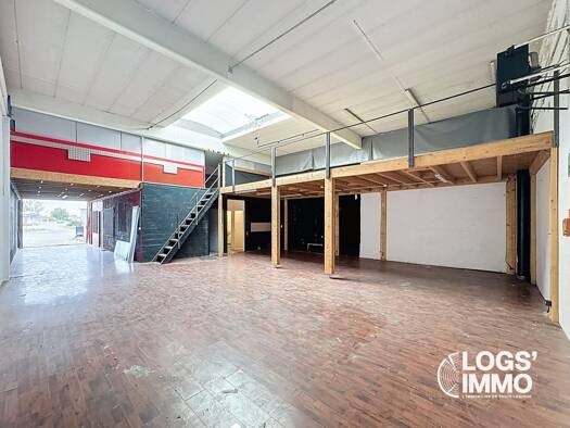 Local d'activités à louer 1 500 € 340 m² d'espace de stockage Zone Industrielle Blanquefort 33290