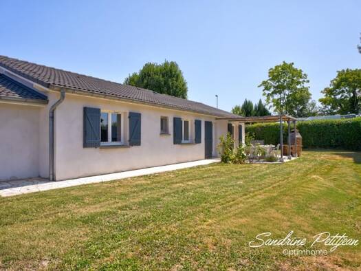 Maison de plain-pied à vendre 410 000 € 5 pièces 4 chambres 115 m² 726 m² de terrain Saint-André-de-Corcy 01390