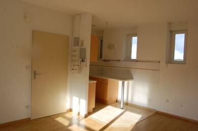 Appartement à louer 473 € 3 pièces 2 chambres 49,8 m² Étage 3/1 Sancerre 18300