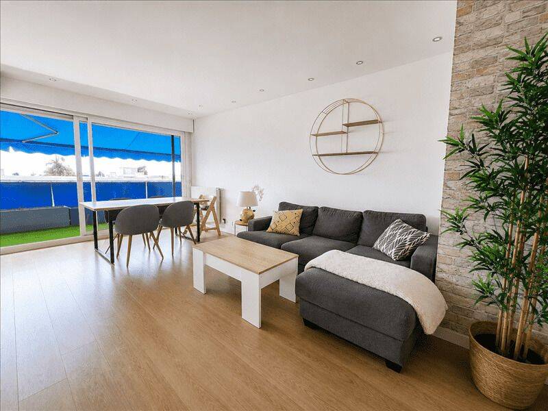 Magnifique 4 pièces 81,76m2 – Terrasse – Piscine – Parking, gara — 2