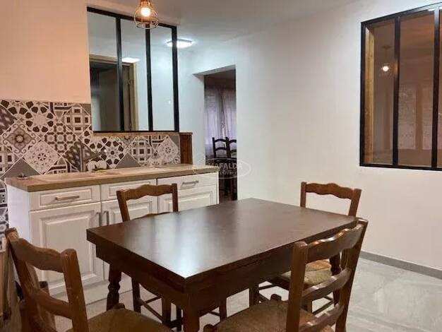 Appartement à louer 1 035 € 4 pièces 2 chambres 85 m² RDC Brizon 74130
