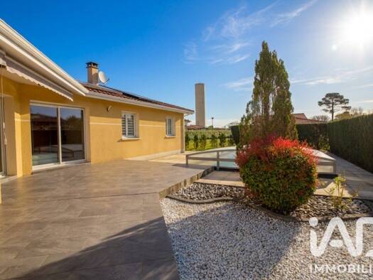 Maison de plain-pied à vendre 366 000 € 5 pièces 3 chambres 114 m² 642 m² de terrain Saint-Paul-en-Born 40200
