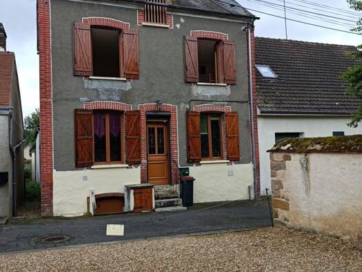 Maison à vendre 55 000 € 3 pièces 2 chambres 64 m² 211 m² de terrain Triguères 45220
