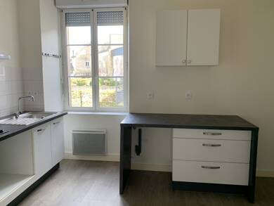 Appartement à louer 720 € 3 pièces 2 chambres 72 m² RDC Pontivy 56300