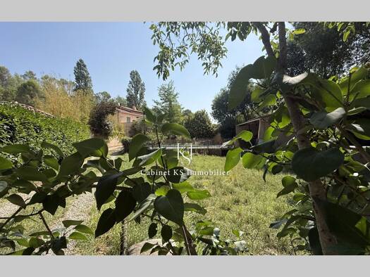 Mas à vendre 560 000 € 8 pièces 4 chambres 240 m² 4 300 m² de terrain Bras 83149