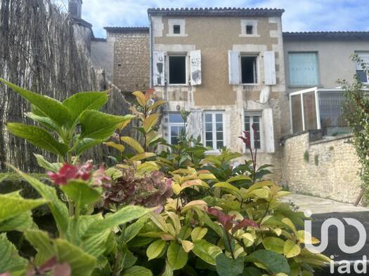Maison à vendre 119 000 € 8 pièces 5 chambres 189 m² 522 m² de terrain Ronsenac 16320