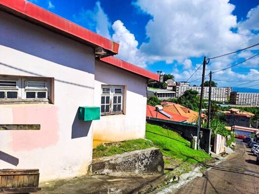 Maison de ville à vendre 157 000 € 5 pièces 3 chambres 89 m² 250 m² de terrain Fort-de-France 97200