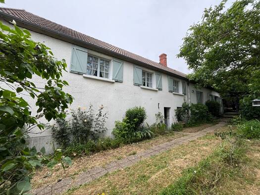Maison à vendre 93 500 € 4 pièces 3 chambres 97,49 m² 13 505 m² de terrain Neuvy-le-Barrois 18600