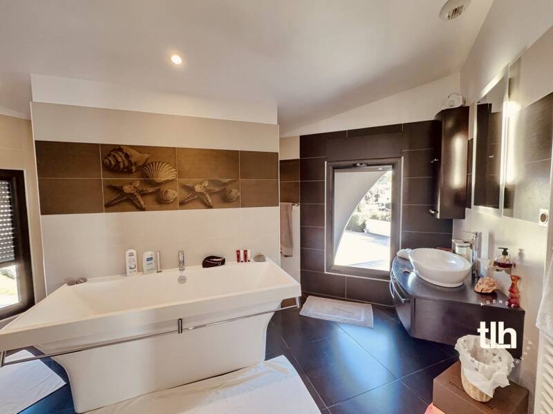 Maison à vendre, 377m², NIMES