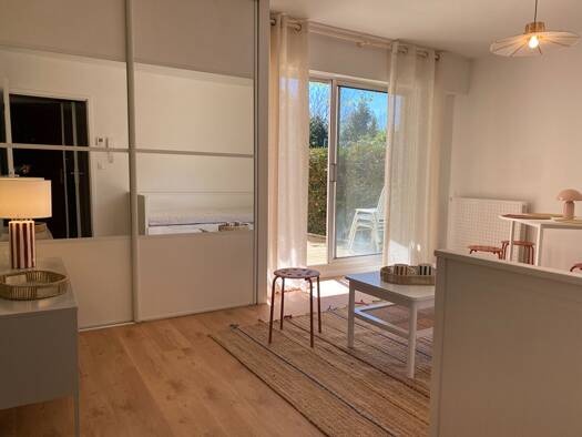 Appartement à louer 730 € 1 pièce 27 m² RDC/4 Caudéran Bordeaux 33200