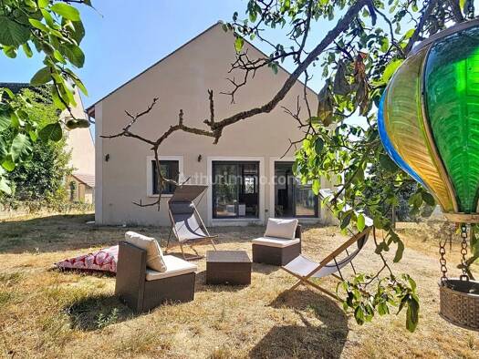 Maison à vendre - Première occupation 529 000 € 6 pièces 4 chambres 153 m² 770 m² de terrain Montlhéry 91310