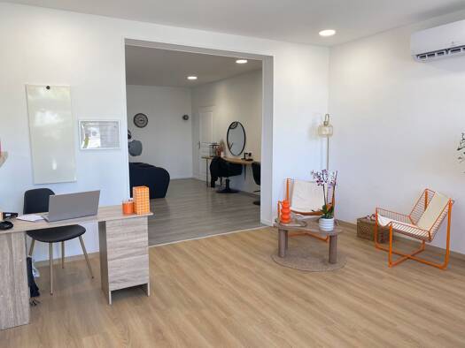 Boutique à vendre 99 000 € 56 m² de surface de vente Ayherre 64240