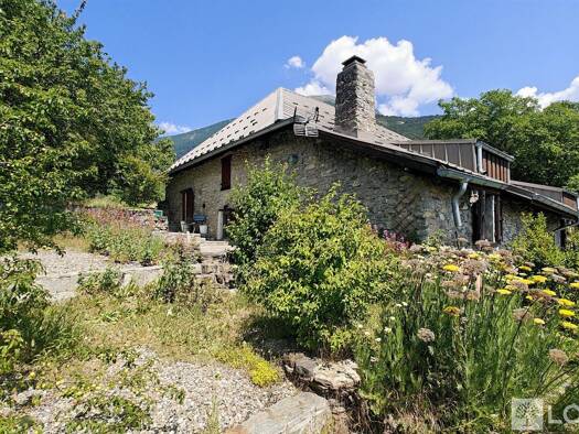 Maison à vendre 550 000 € 5 pièces 4 chambres 156 m² 1 327 m² de terrain Saint Andre d Embrun 05200