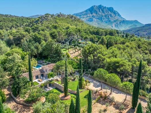 Villa à vendre 3 500 000 € 7 pièces 4 chambres 300 m² 5 300 m² de terrain Aix en Provence 13100