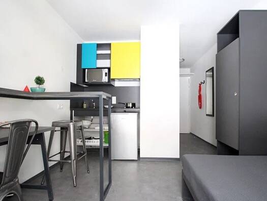 Appartement à vendre 72 000 € 1 pièce 32 m² 2ème étage Le chapitre Marseille 3ème 13003
